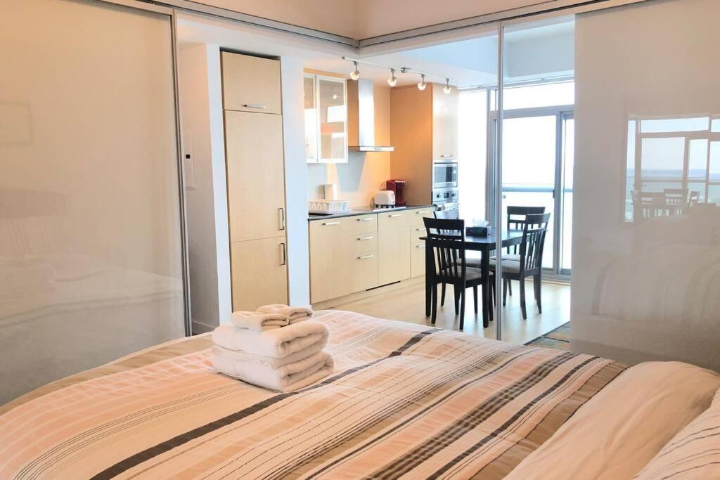Апартаменти Magnificient View Next Cn Tower/Rogers/Union/Mtcc Торонто Екстер'єр фото